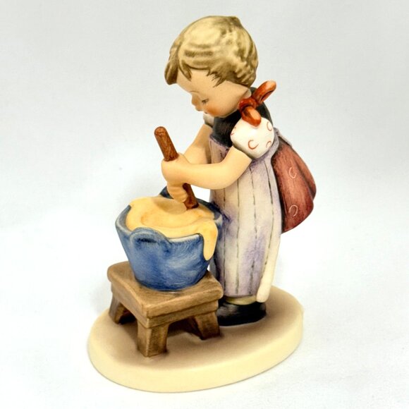 Goebel Hummel #330 - Baking Day - TMK6 - West Germany - Picture 6 of 10